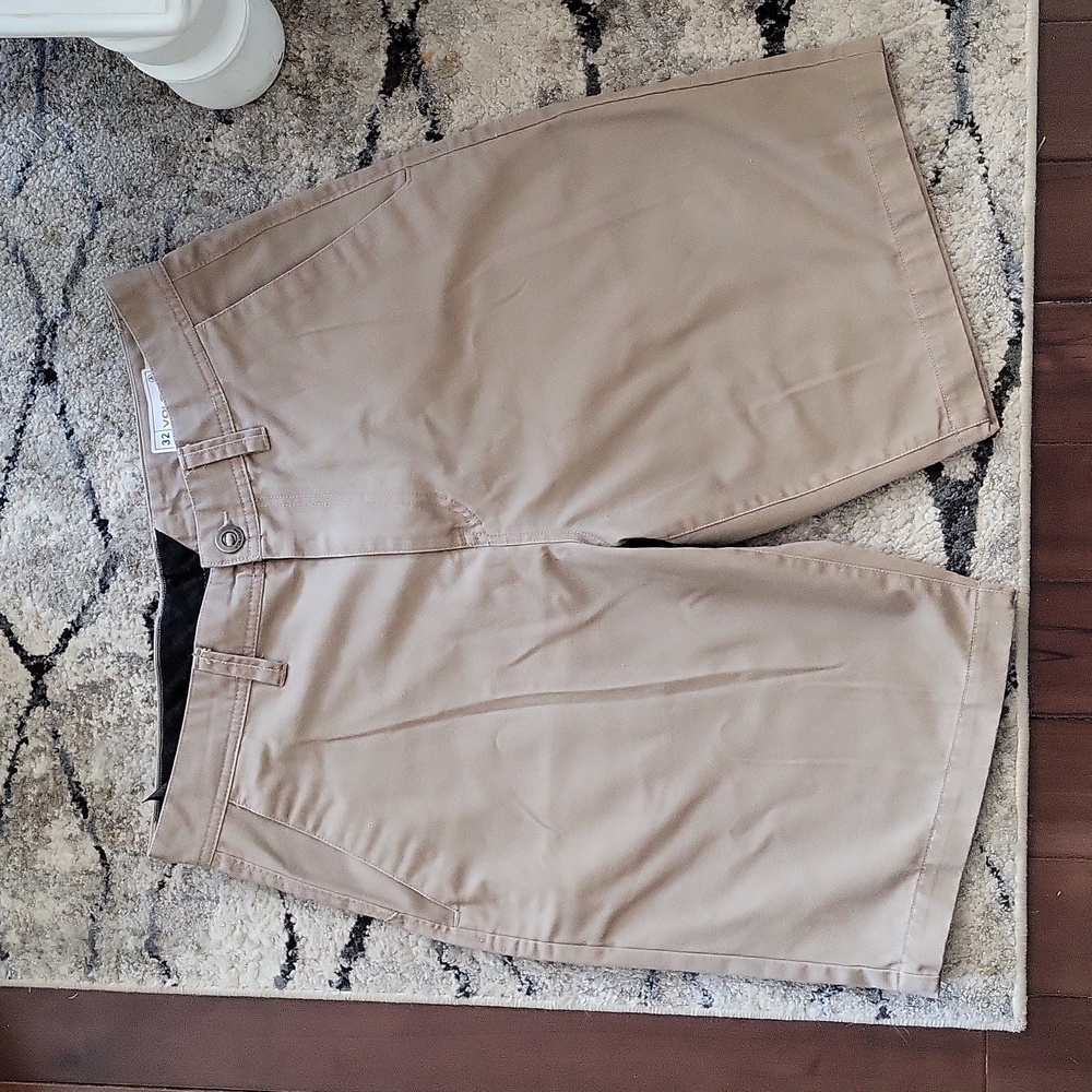 Men's 5an Volcom shorts, 32" waist, 10" inseam